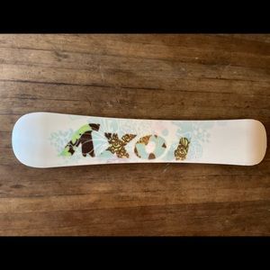 147 Roxy Snowboard